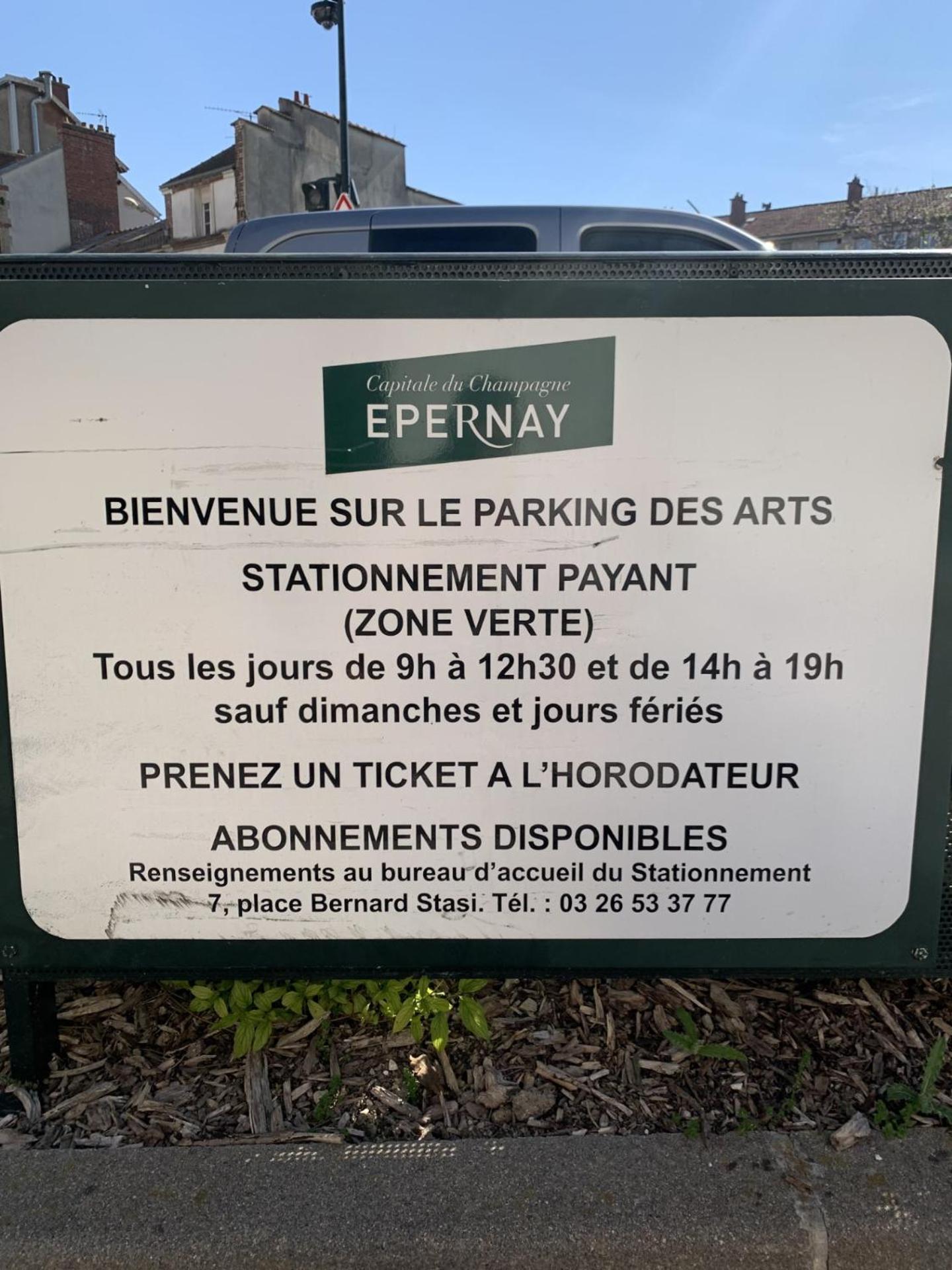 Le Champenois, Avenue De Champagne Apartment Epernay Bagian luar foto